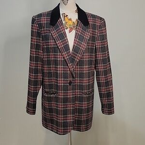Vintage wool blend Sag Harbor plaid tartan blazer.  Shoulder pads.  Size 14